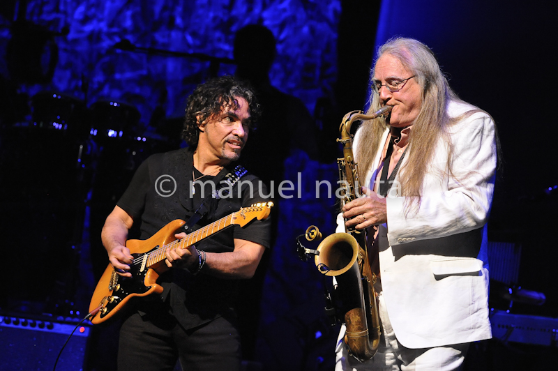 John Oates (L) with Charles DeChant of Hall & Oates performs in concert at ACL Live at Moody Theater on February 23, 2014 in Austin, Texas - USA