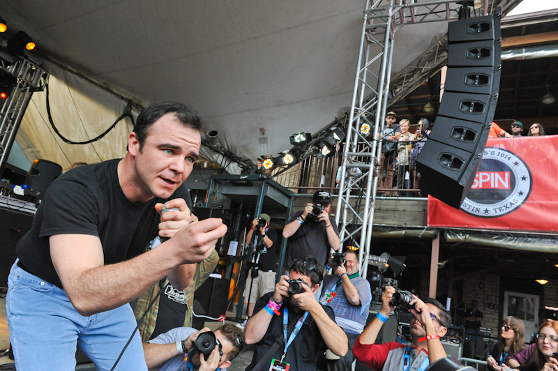 Samuel T. Herring with Future Islands © Manuel Nauta