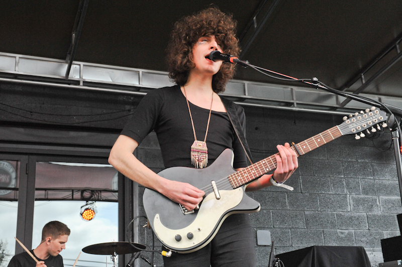 James Edward Bagshaw with the band Temples © Manuel Nauta