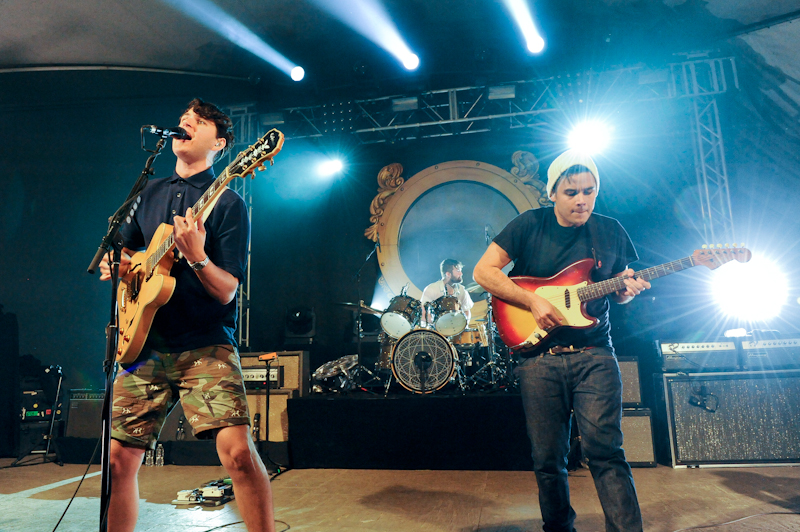 (L-R) Ezra Koenig, Chris Tomson and Rostam Batmanglij of the band Vampire Weekend at Stubb's / Photo © Manuel Nauta