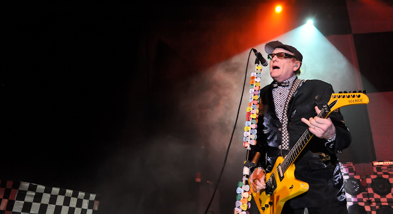 Rick Nielsen performs with Cheap Trick in Austin / Photo © Manuel Nauta