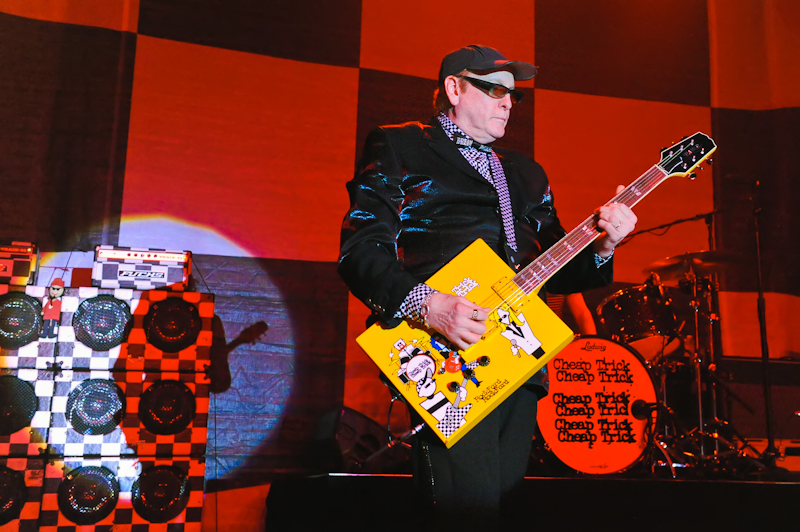 Rick Nielsen performs with Cheap Trick in Austin / Photo © Manuel Nauta