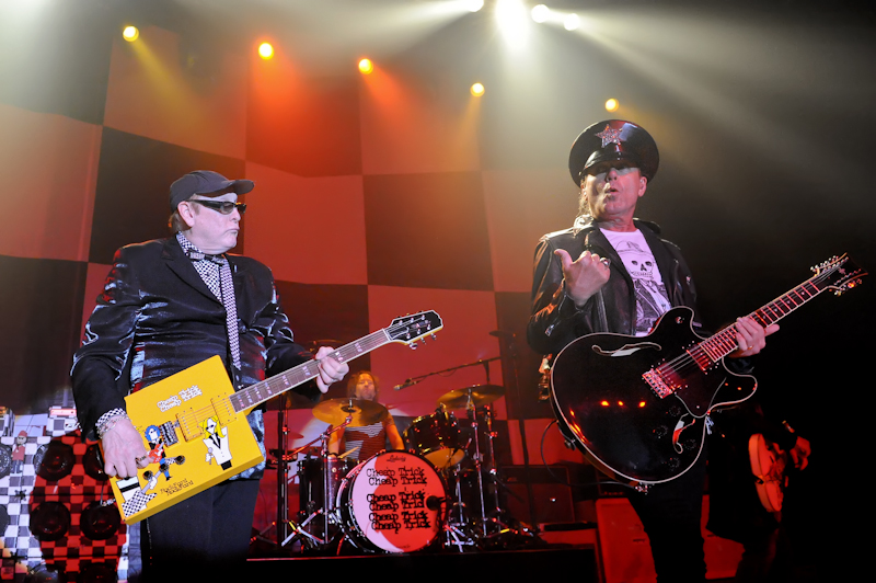 Rick Nielsen and Robin Zander with Cheap Trick in Austin, Texas / Photo © Manuel Nauta