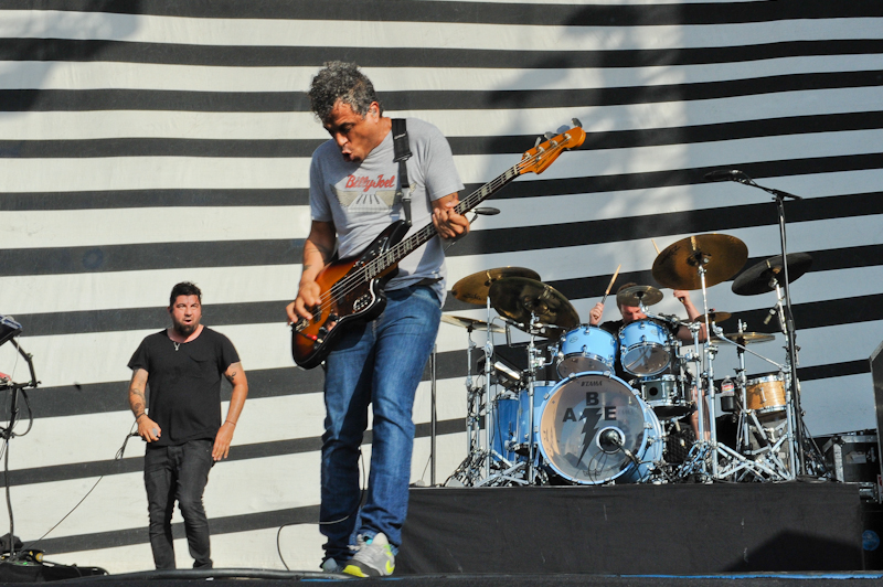 (L-R) Chino Moreno, Sergio Vega and Abe Cunningham with Deftones / Photo © Manuel Nauta