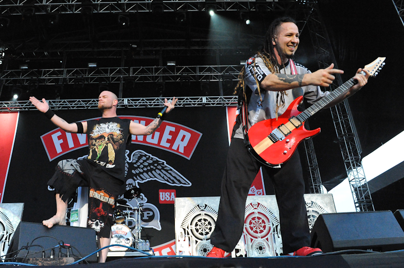 Ivan Moody (L) and Zoltan Bathory with Five Finger Death Punch /Photo © Manuel Nauta