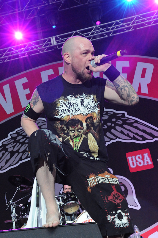 Ivan Moody with Five Finger Death Punch  / Photo © Manuel Nauta