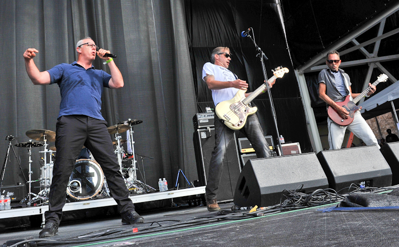 (L-R) Greg Graffin, Jay Bentley and Brett Gurewitz of Bad Religion / Photo © Manuel Nauta