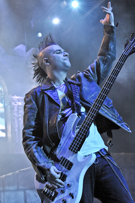 Johnny Christ with Avenged Sevenfold at The Woodlands / Photo © Manuel Nauta