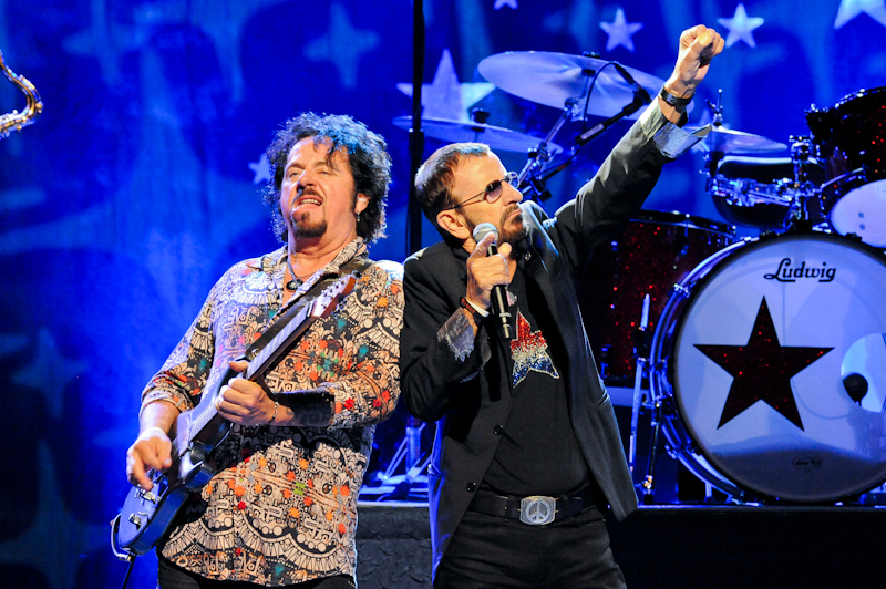 Steve Lukather (L) and  Ringo Starr live in Austin - Photo © Manuel Nauta