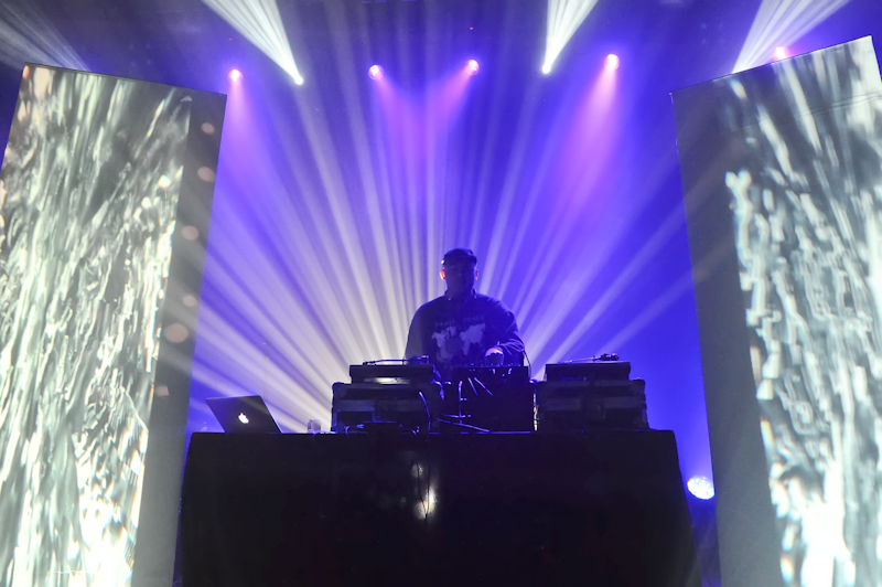 James Hinton - The Range DJ opening the show for CHVRCHES / Photo © Manuel Nauta