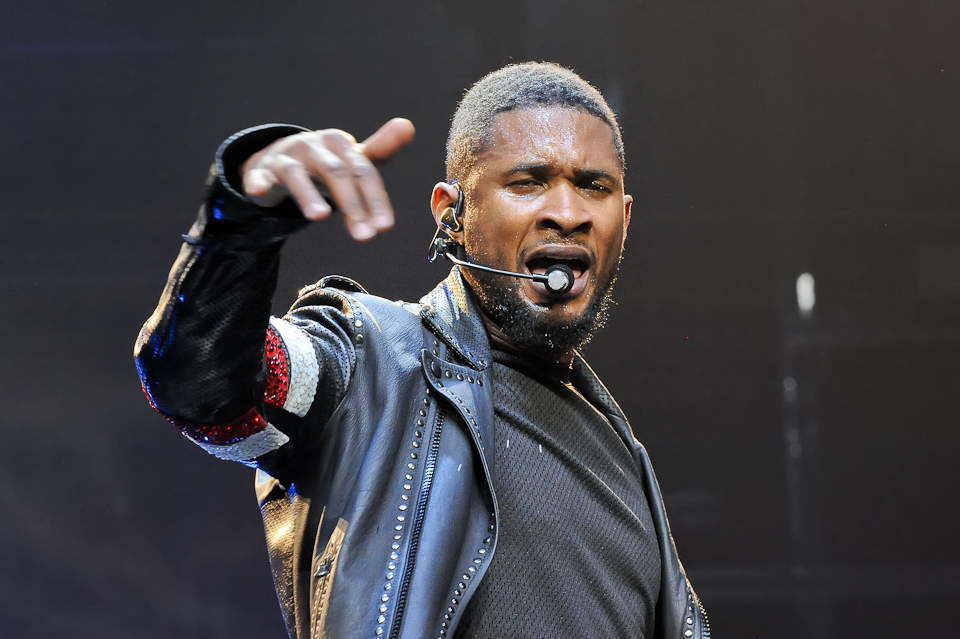 Usher Terry Raymond IV known as Usher perfoms in concert at the Toyota Center on December 5, 2014 in Houston, Texas. 
