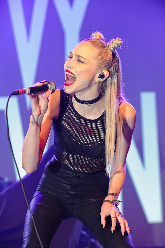 Ivy Levan performs onstage during Perez Hilton's One Night in Austin at Austin Music Hall on March 21, 2015 in Austin, Texas / Photo © Manuel Nauta