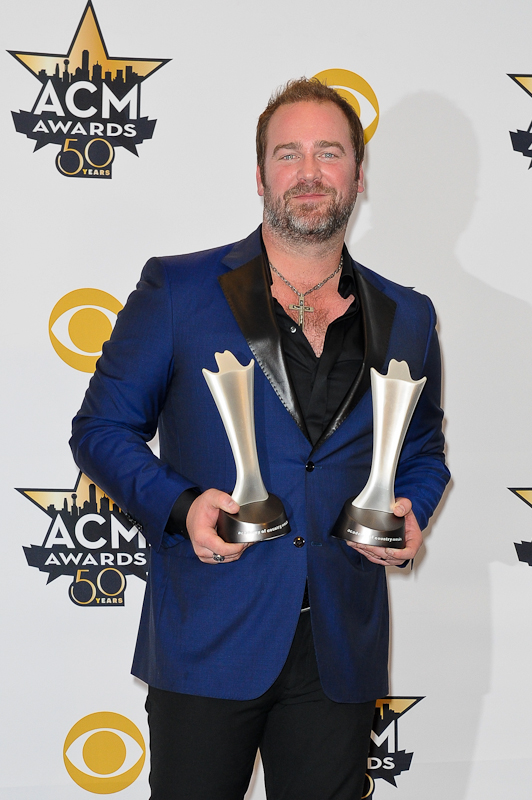 Lee Brice, winner of the Single Record of the Year Award for 'I Don't Dance', poses in the press room at the 50th Academy Of Country Music Awards at AT&T Stadium on April 19, 2015 in Arlington, Texas. Photo © Manuel Nauta