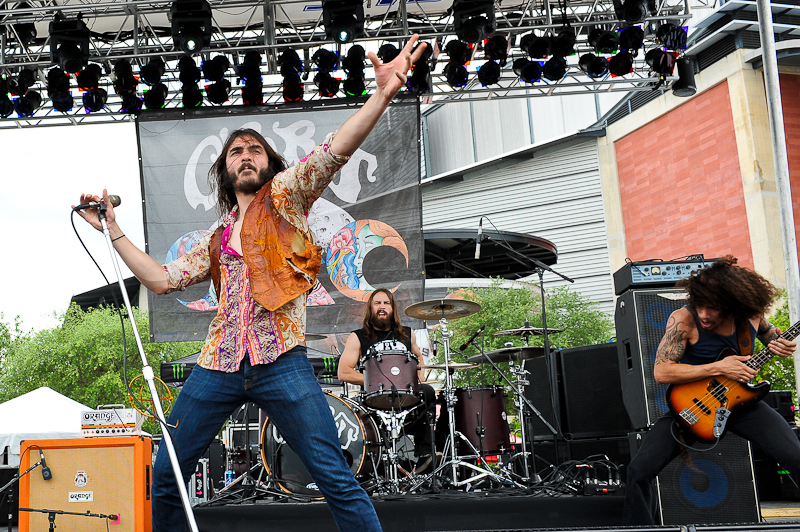 Brandon Yeagley with Crobot performs onstage during River City Rockfest at the AT&T Center on May 24, 2015 in San Antonio, Texas. Photo © Manuel Nauta