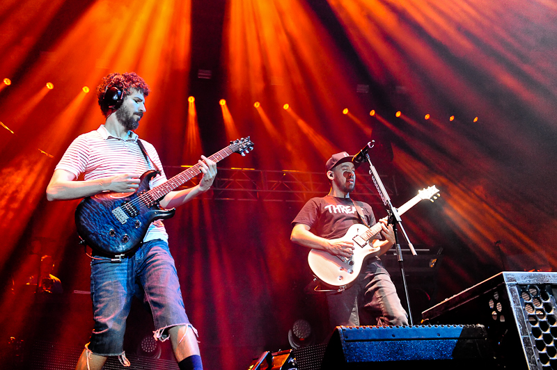 Brad Delson and Mike Shinoda of Linkin Park perform onstage during River City Rockfest at the AT&T Center on May 24, 2015 in San Antonio, Texas. Photo © Manuel Nauta