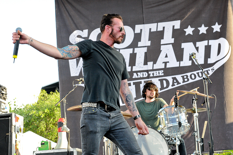 Scott Weiland of Scott Weiland & The Wildabouts performs onstage during River City Rockfest at the AT&T Center on May 24, 2015 in San Antonio, Texas. Photo © Manuel Nauta