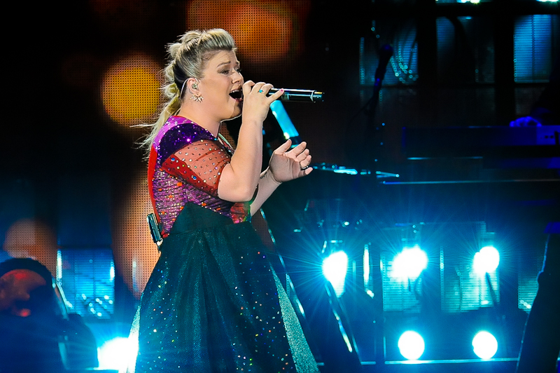 Kelly Clarkson performs at the Austin360 Amphitheater during her Piece by Piece Tour on August 29, 2015 in Austin, Texas. Photo © Manuel Nauta