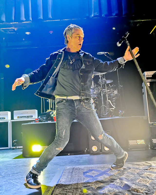 Ed Roland of Collective Soul performs in concert at Emo's on November 20, 2015 in Austin, Texas. Photo © Manuel Nauta