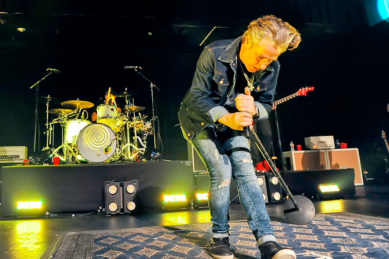 Ed Roland of Collective Soul performs in concert at Emo's on November 20, 2015 in Austin, Texas. Photo © Manuel Nauta