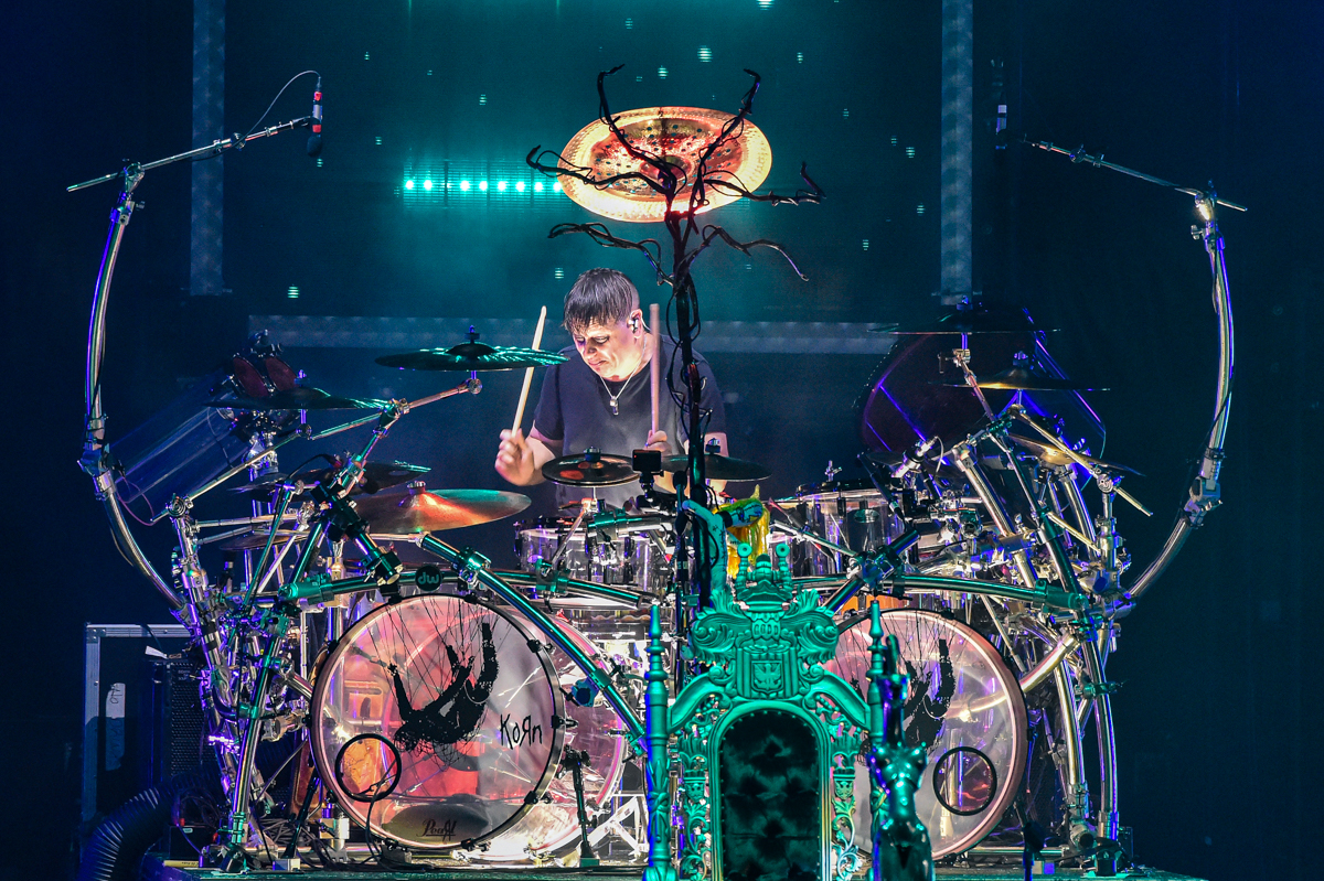 Ray Luzier performs in concert with Korn at the Germania Insurance Amphitheater in Austin, Texas on September 18, 2021. Photo © Manuel Nauta