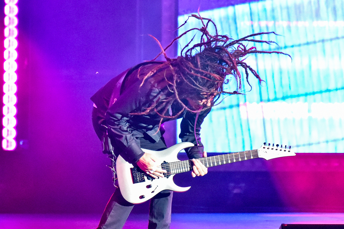 James "Munky" Shaffer performs in concert with Korn at the Germania Insurance Amphitheater in Austin, Texas on September 18, 2021. Photo © Manuel Nauta