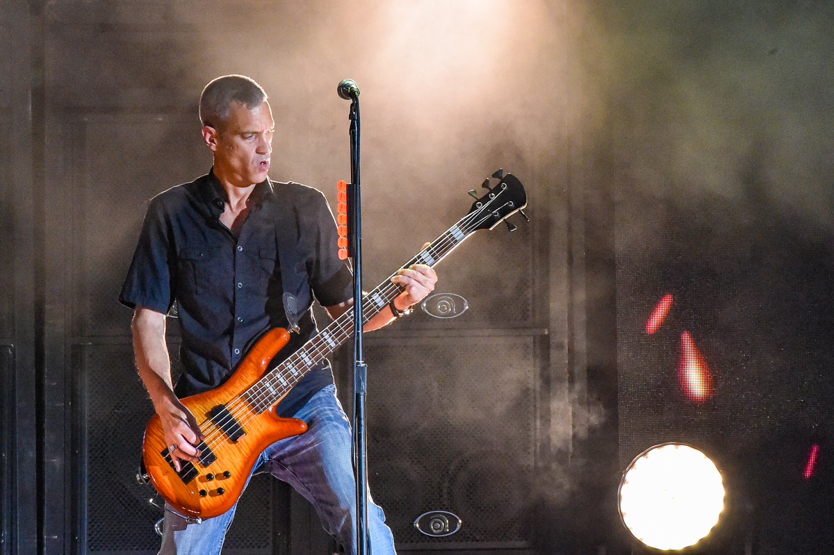 Johnny April performs in concert with Staind at the Germania Insurance Amphitheater in Austin, Texas on September 18, 2021. Photo © Manuel Nauta