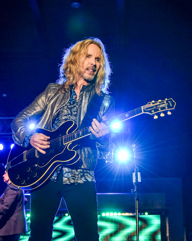 Tommy Shaw with the band Styx performs in concert at the Levitt Pavilion in Arlington, Texas on October 16, 2021 / Photo © Manuel Nauta